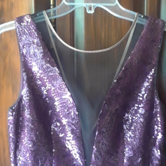 BCBG MAXAZRIA DRESS- SIZE 6 - Picture 2 of 8